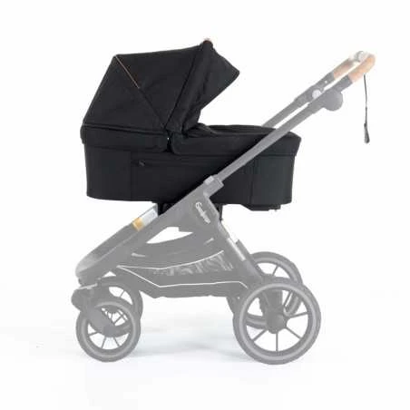 Emmaljunga NXT Vaunukoppa 3.0 MY23 - Outdoor Black 1 Emmaljunga NXT Vaunukoppa 3.0 MY23 - Outdoor Black