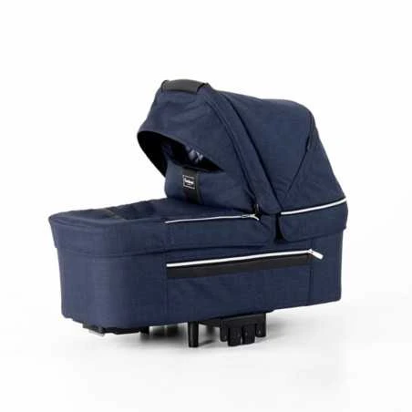 Paketti - Emmaljunga NXT90F Silver 3.0 MY23 Yhdistelmävaunut, Lounge Navy, Flat Istuimella 2 Paketti - Emmaljunga NXT90F Silver 3.0 MY23 Yhdistelmävaunut, Lounge Navy, Flat Istuimella - Image 2